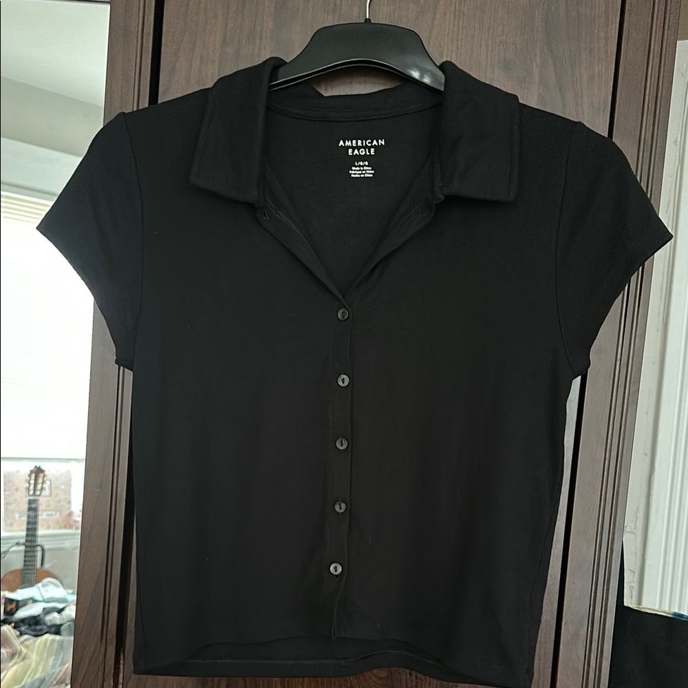 American Eagle Large Black Cropped Button-Down Shirt